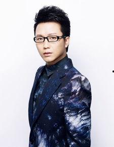 李玉刚男扮女装视频,视频走红网络